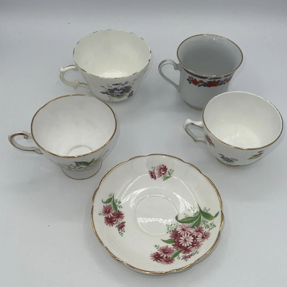 4 TEA‎ CUPS & 1 SAUCER BONE CHINA  FLORAL